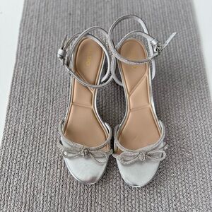 Aldo Metallic Silver Strappy Ankle Bow Detail Block Heel Sandals Dress Shoes 10